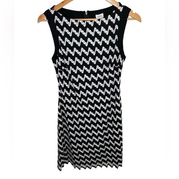 Cache Women's Black White Zig Chevron Embroidered Lace Dress Size 4 - Picture 1 of 8
